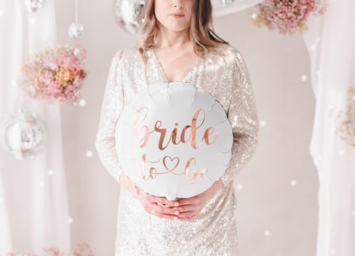 Folienballon "Bride to be" in weiß mit rosegoldener Aufschrift – Bild 3