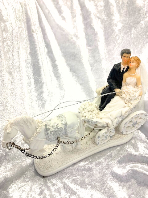 Dekofigur "Kutsche mit Brautpaar"