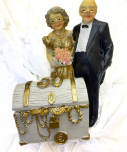 Goldhochzeit Spardose "Brautpaar mit Schatzkiste" mit Glitzer