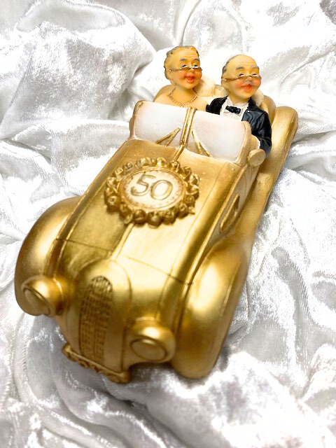 Goldhochzeit Spardose "Auto mit Hochzeitspaar"