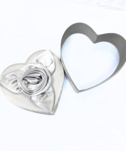 Alternative view of Herzdose in silberfarbenem Textil überzogen