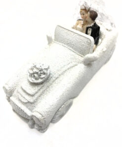 Dekofigur "Auto mit Brautpaar" mit Glitzer, weiß