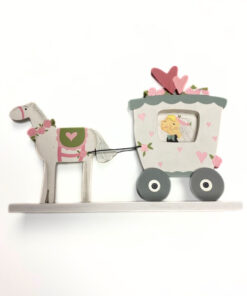 Hochzeitspaar in Kutsche, Holz