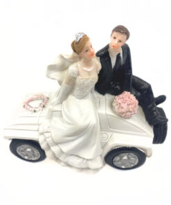 Dekofigur "Brautpaar auf Auto"