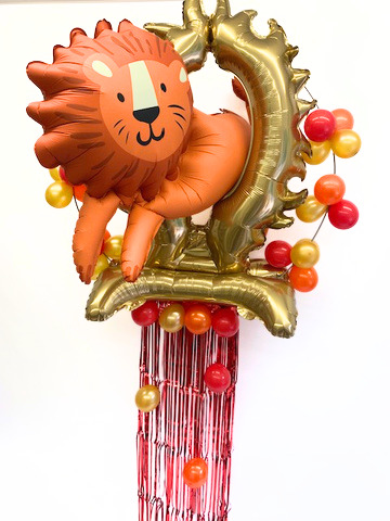 Folienballon "Löwe/Reifen" auf Dekoständer